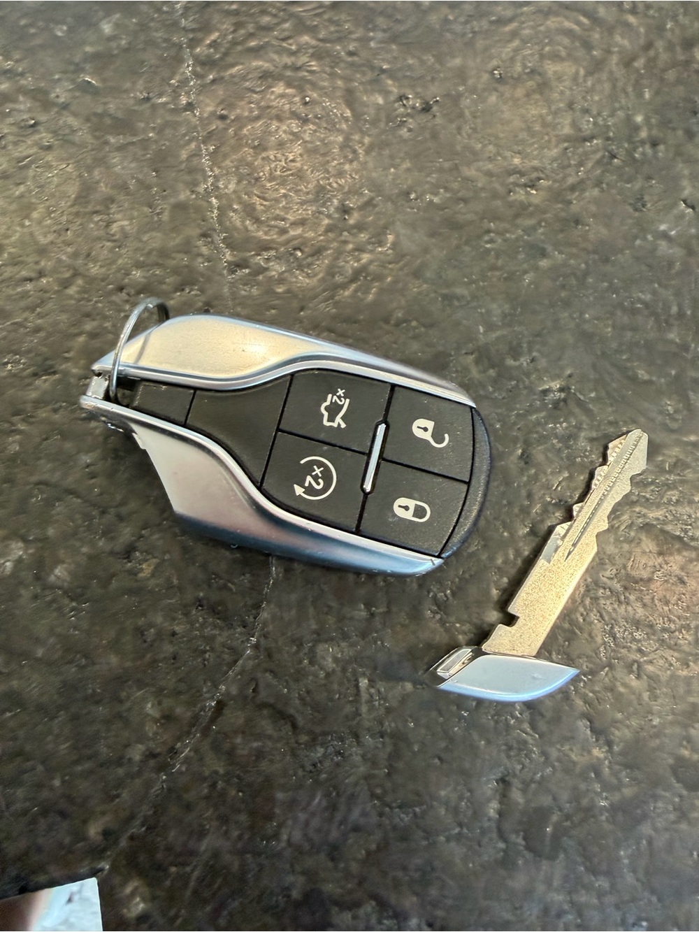 Maserati Key Fob - 2014-21
Silver and Black Replacement Car Key Fob & Flip Key